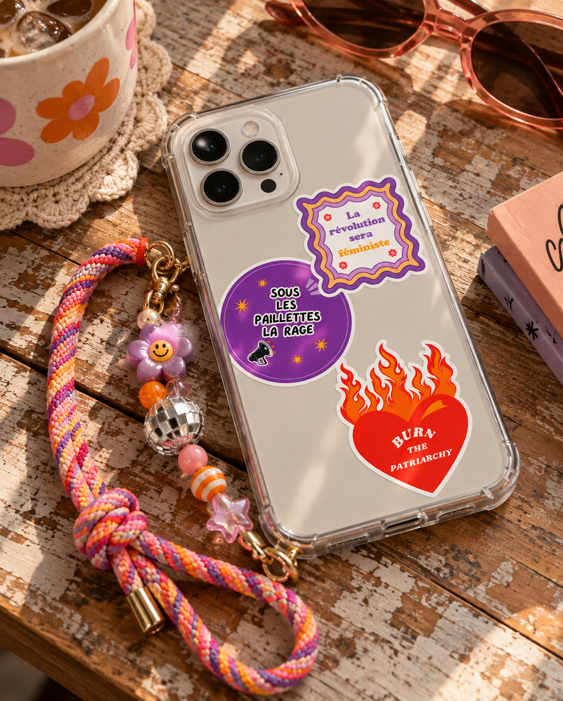 Petite planche de mini stickers MANIFS idéal téléphone