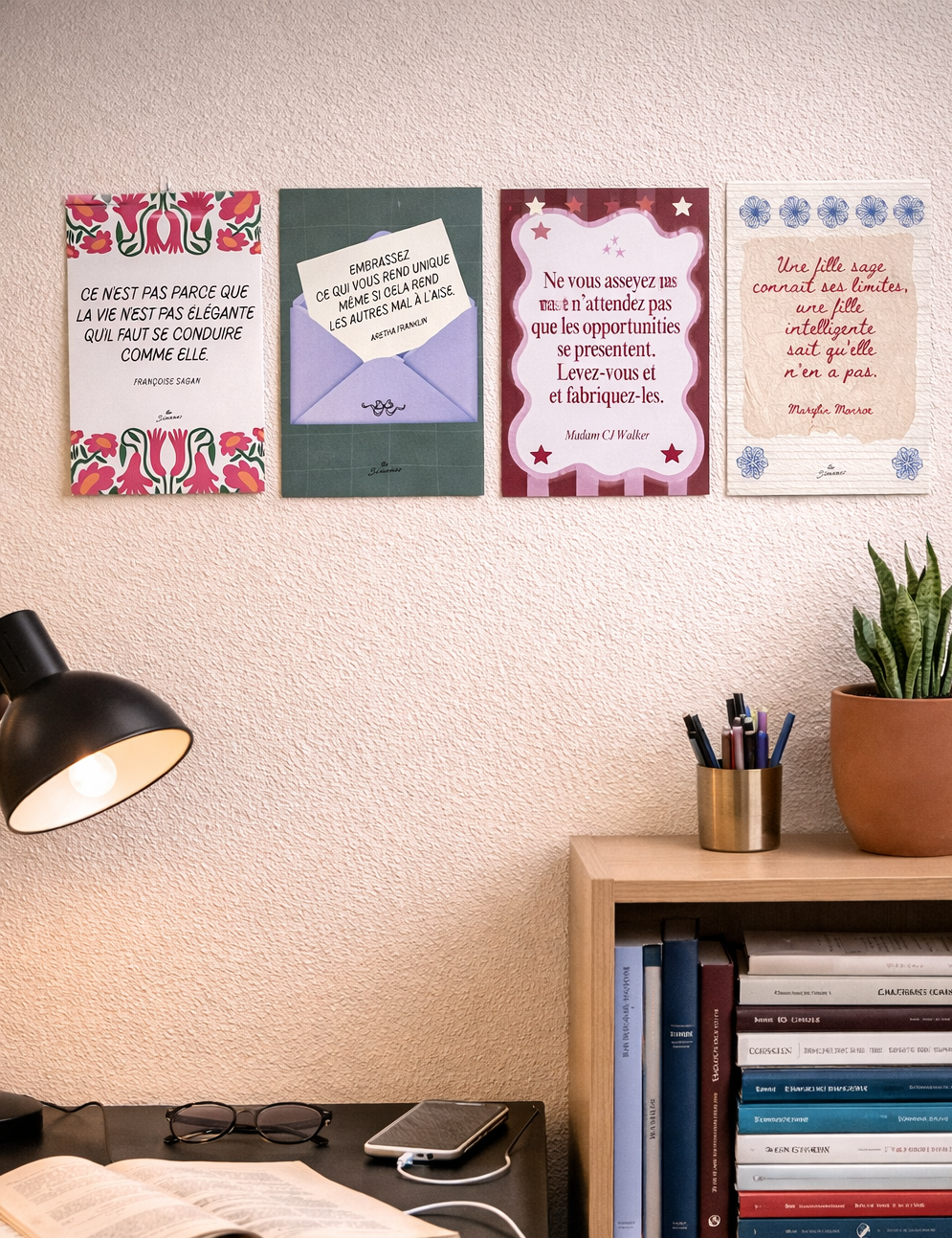 Lot de 4 cartes postales - LES AFFRANCHIES