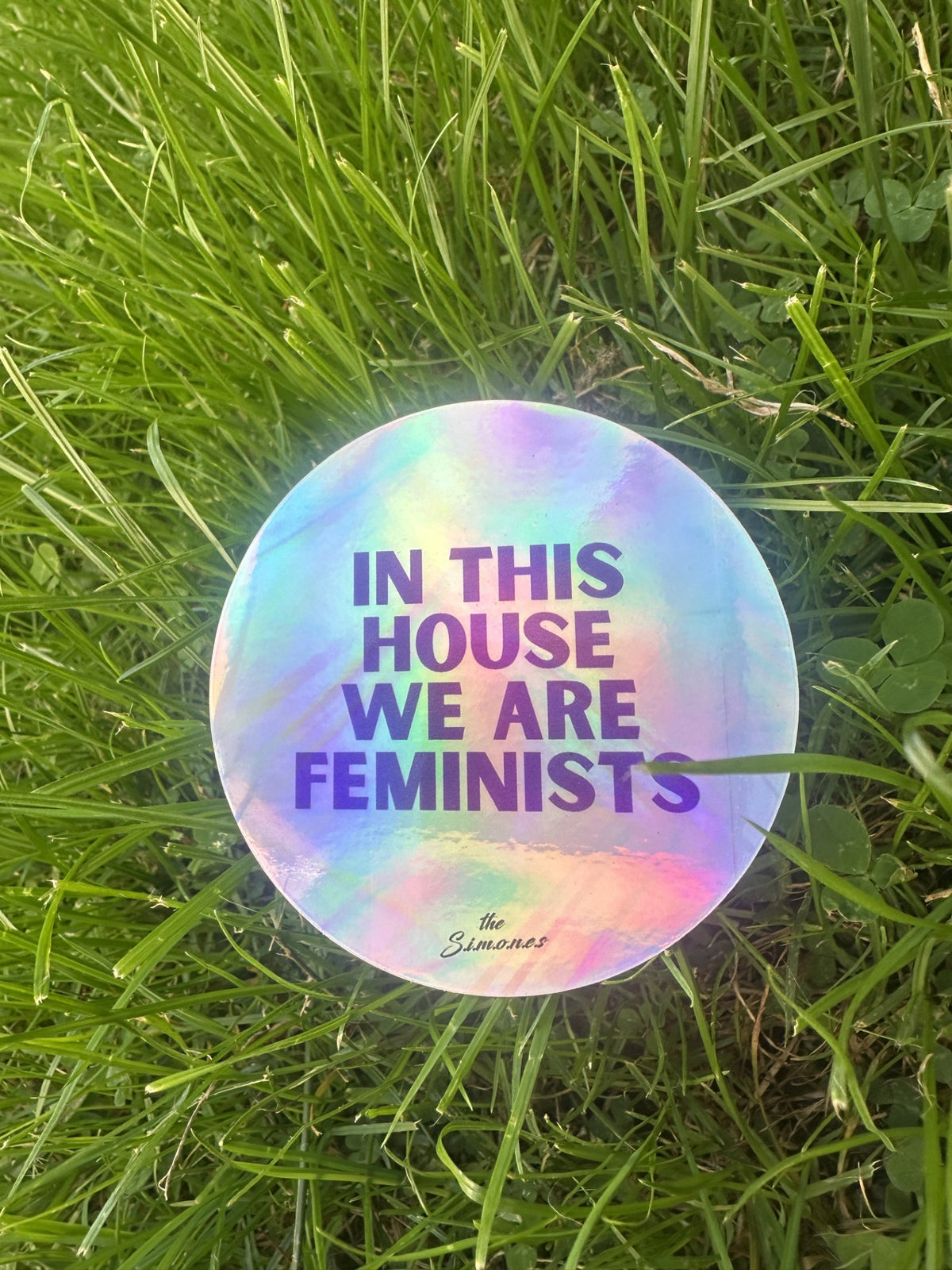 Sticker holographique FEMINISTS