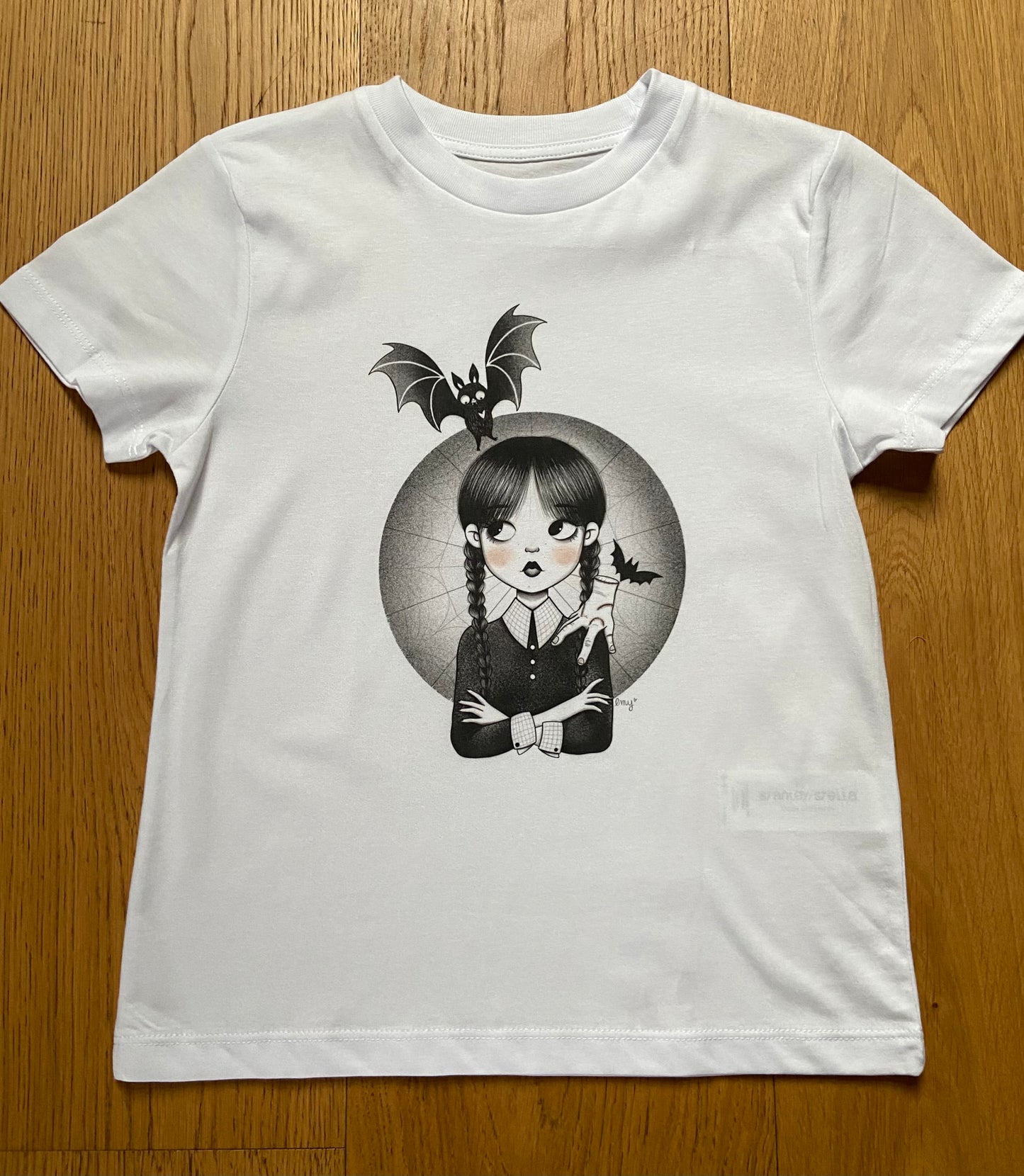 Tee-shirt blanc WEDNESDAY par EMY TATTOO