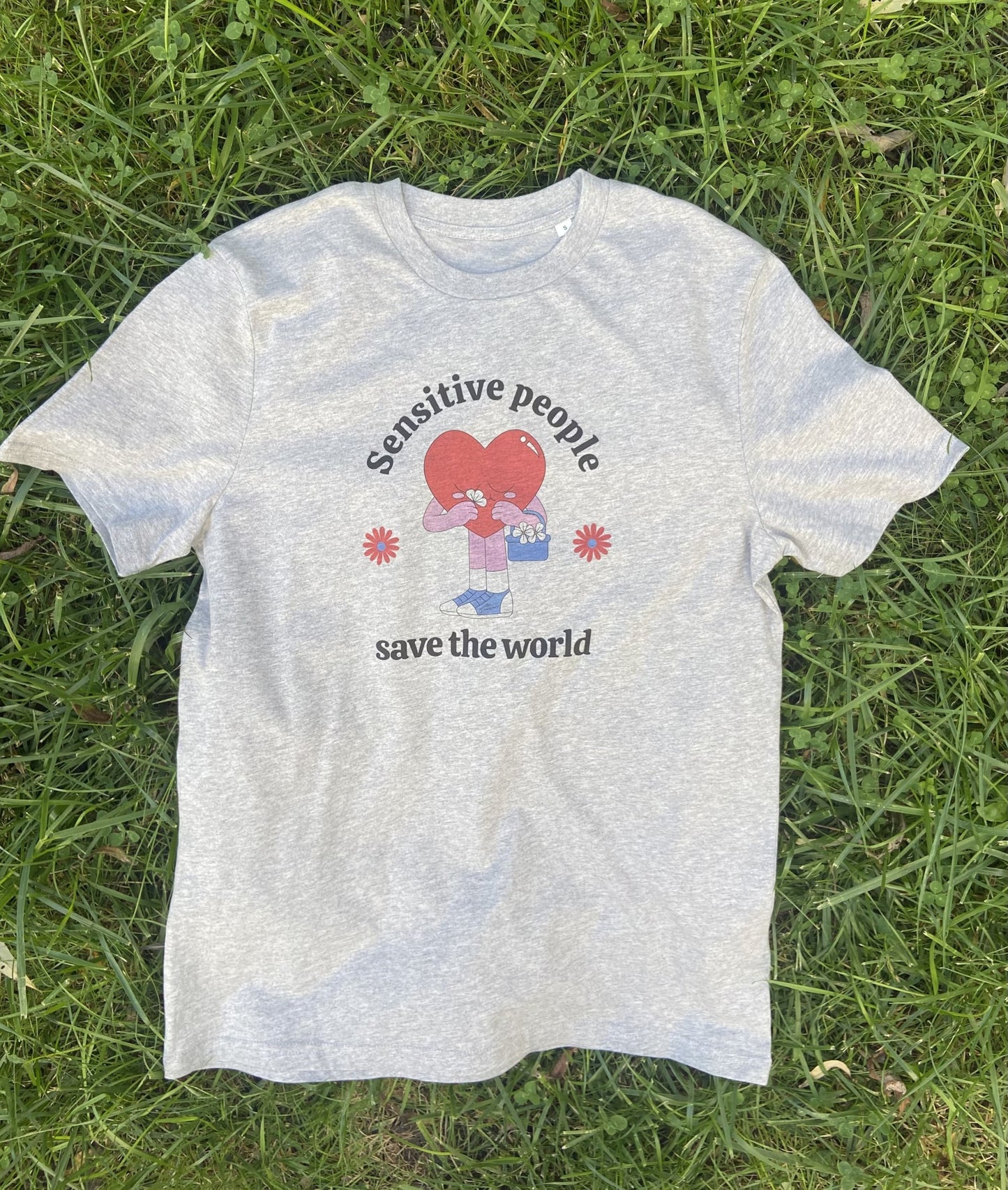 Tee-shirt SENSITIVE PEOPLE SAVE THE WORLD